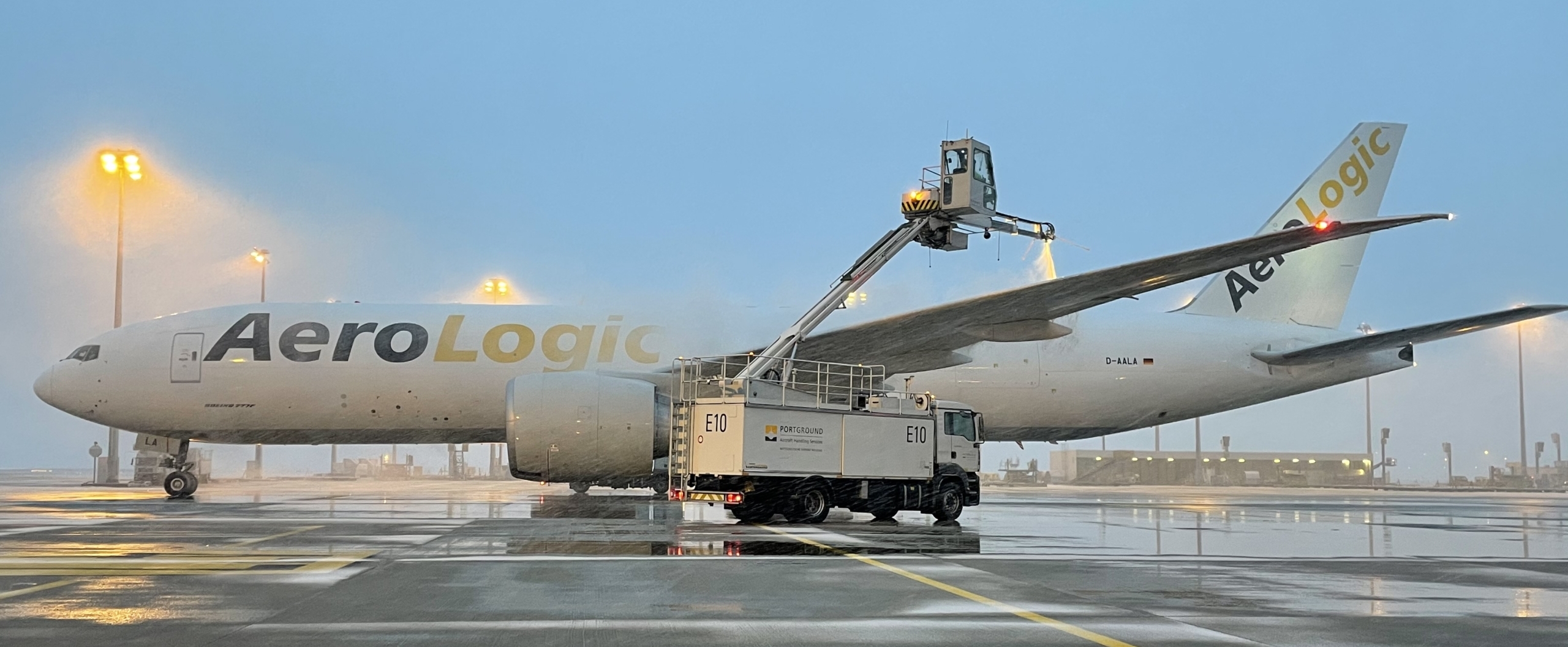 De-Icing at LEJ